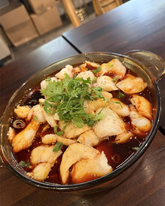 Sichuan-Kalt-Topf mit Fisch – Sommer-Special bei Bia & Ban